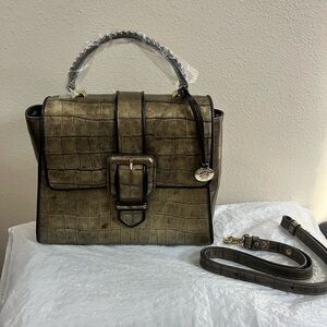 Elegant Gold Croc-Embossed Bag